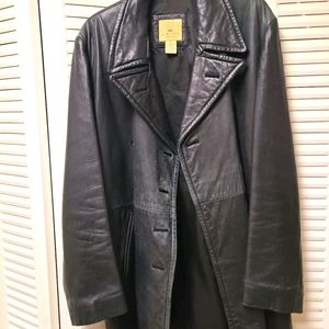 100% sophisticated Leather coat for women